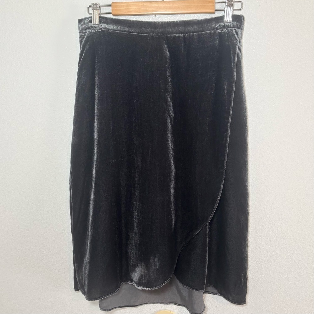 LOFT Gray Velvet Wrap Midi Skirt Size 4 – Luxe Holiday Party Essential